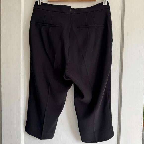 Elegant Black Women's Capris - Picture 3 of 9